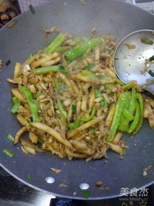 家常肉沫茄子 濃香軟糯，回味悠長(zhǎng)
